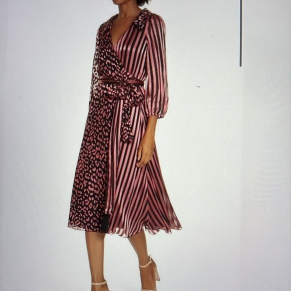 Alice+Olivia Abigail Wrap Dress 0 - Picture 2 of 13